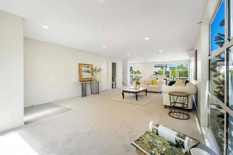 16 Phar Lap Crescent Takanini_5