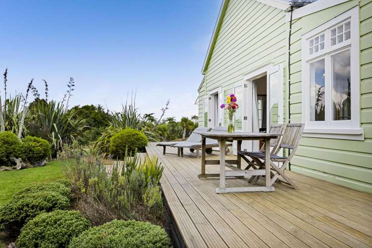 602 Pembroke Road West Stratford_15