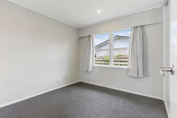 61 Gloria Avenue Te Atatu Peninsula_12