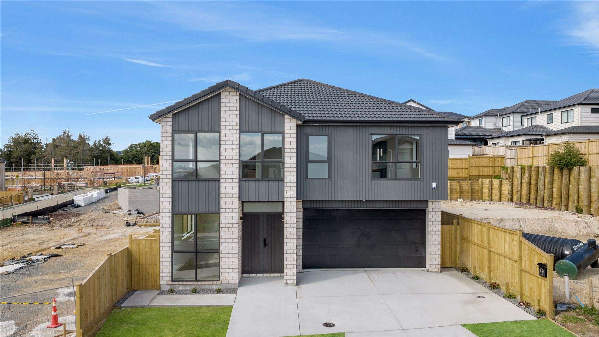 19 Bushfield Drive Flat Bush_0