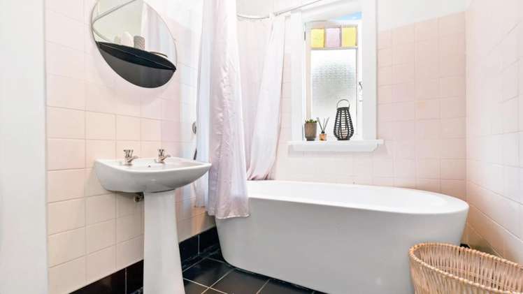 77 Naylor Street Hamilton East_2