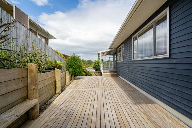 52 Ayton Drive Totara Vale_2