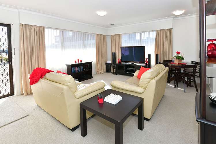 2/92 Florence Avenue Orewa_3