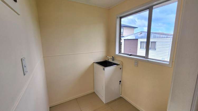 75 John Walker Drive Manurewa_8