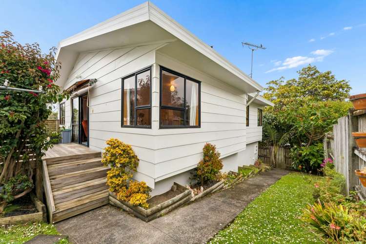 1/19 Greenvalley Rise Glenfield_1