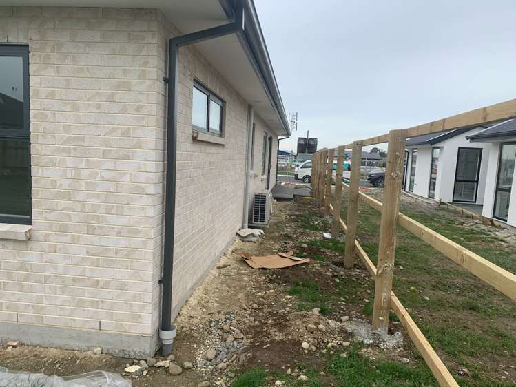 184 Faringdon Boulevard Rolleston_32