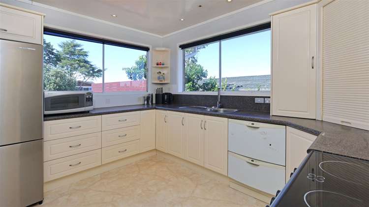 13 Taitua Drive Te Atatu South_9