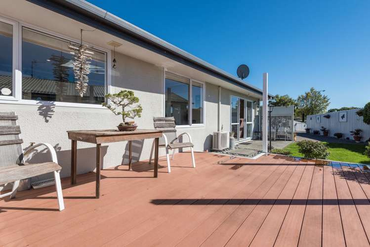 12 Kate Edgar Place Stoke_2