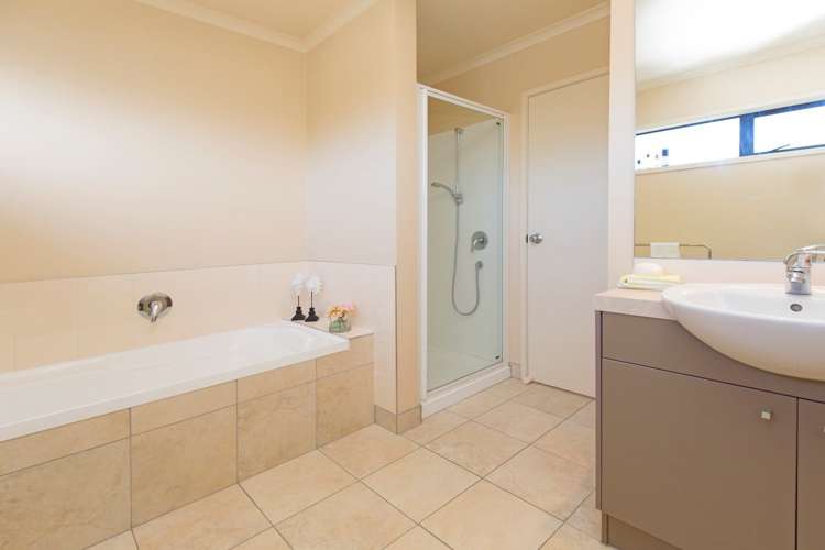 2 Seagate Place Red Beach_18