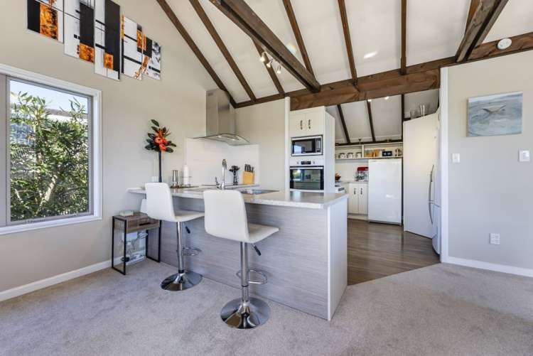 8 Newall Avenue Stoke_6