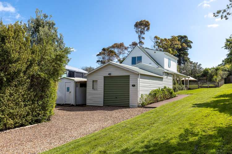 11 Waiata Road Onetangi_5