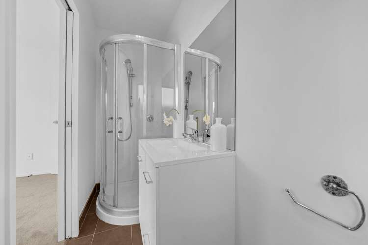 4 Shayla Place Favona_18