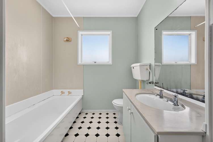 2/10 Akehurst Avenue New Lynn_13