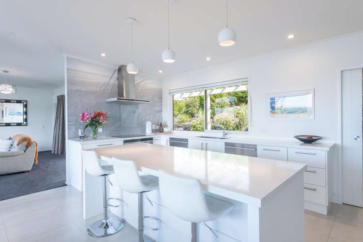 23 Katania Heights Brightwater_11