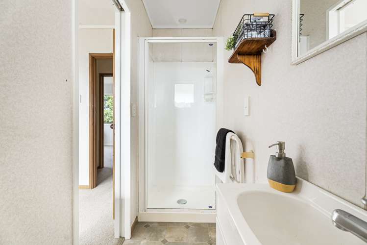 2 Melandra Road Stanmore Bay_13