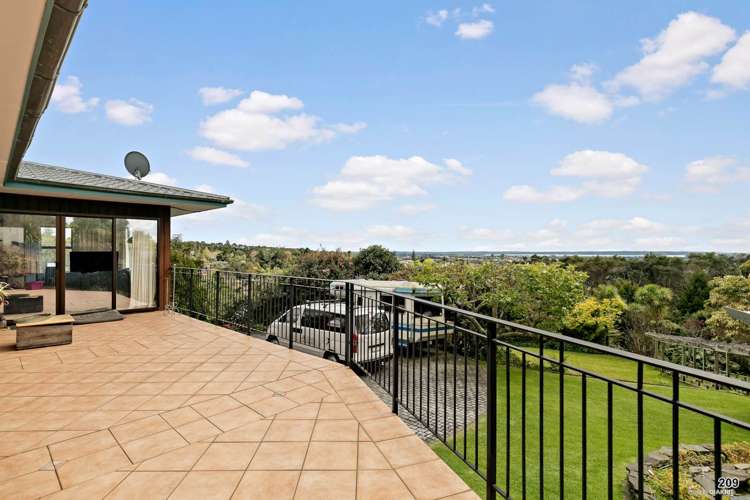 209 Golf Road Titirangi_11