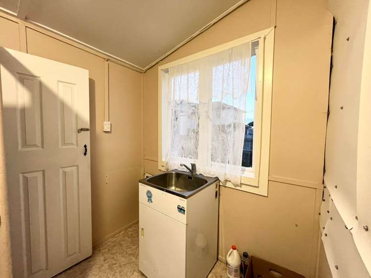 10 Ashlynne Avenue Papatoetoe_16