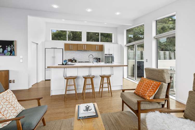 16 Signallers Grove Breaker Bay_9