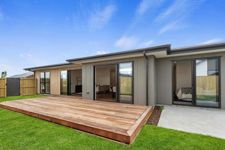 21 Longfields Road_0