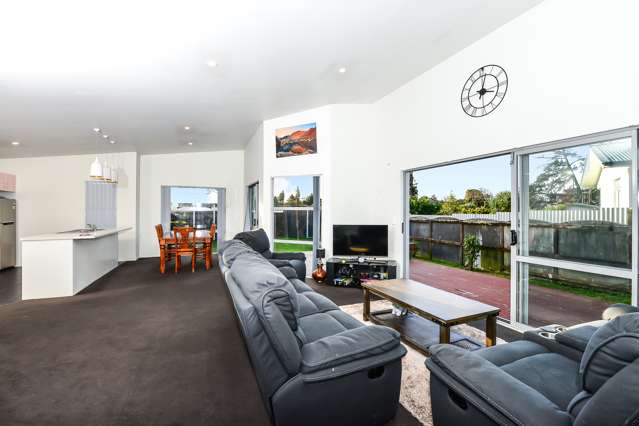 16a Richan Street Glenview_2