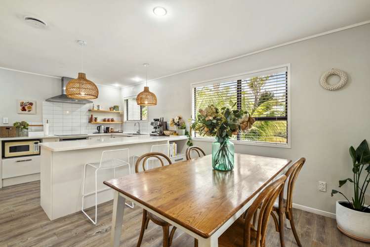 21 Stott Avenue Birkdale_2