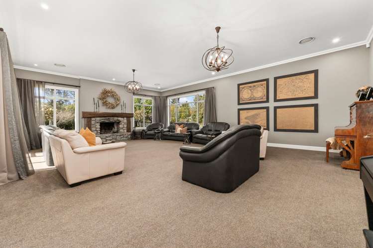 1097 Queen Street East Levin_32