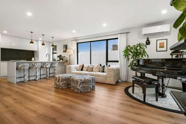 Smartly Designed & Superbly Located – Modern F...