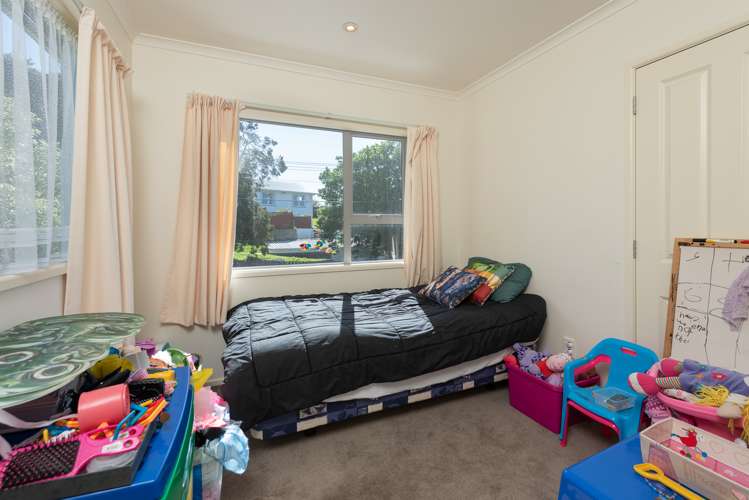 77 Tauhinu Road Miramar_12