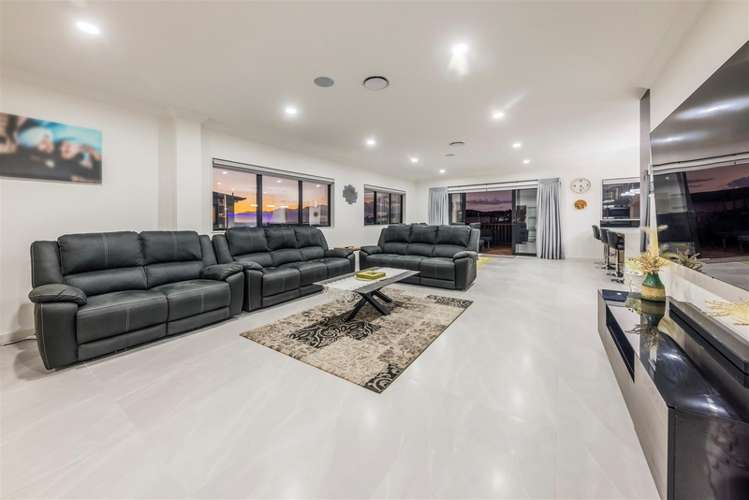 54 Armstrong Farm Drive East Tamaki Heights_5