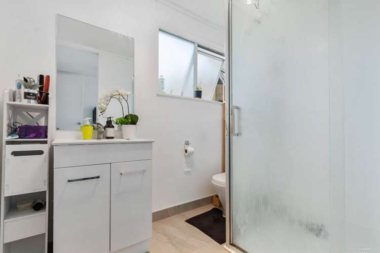 3/24a Waimumu Road Massey_12