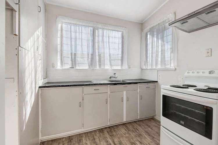 57 Centreway Road Orewa_9