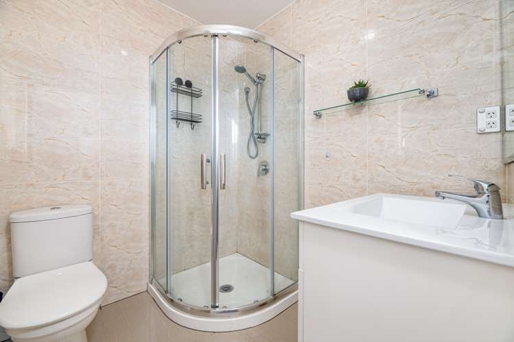 110a Royal Road Massey_15