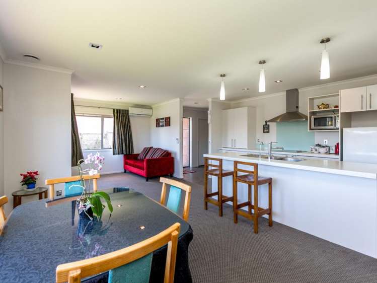 11 Dorset Avenue Westown_7