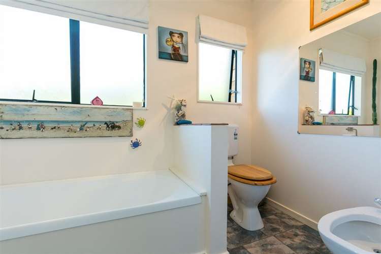 15b Dargle Way Island Bay_14