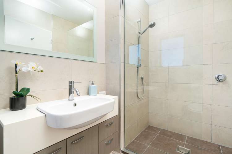 8 Shastri Terrace Khandallah_12