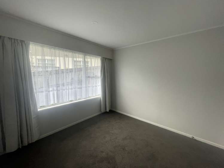 2/59 Newington Road Henderson_6