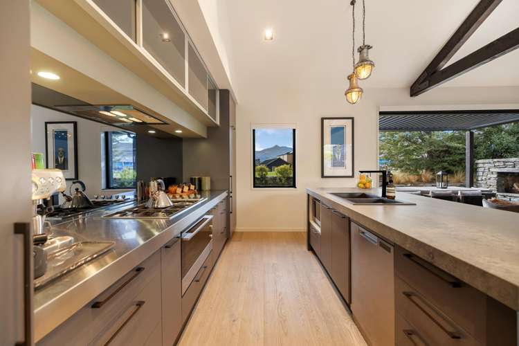 7 Reading Court Jacks Point_24