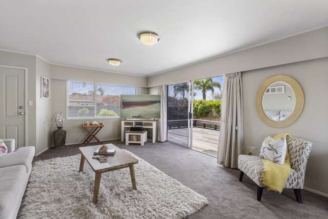 1/15 Vivian Wilson Drive Eastern Beach_1