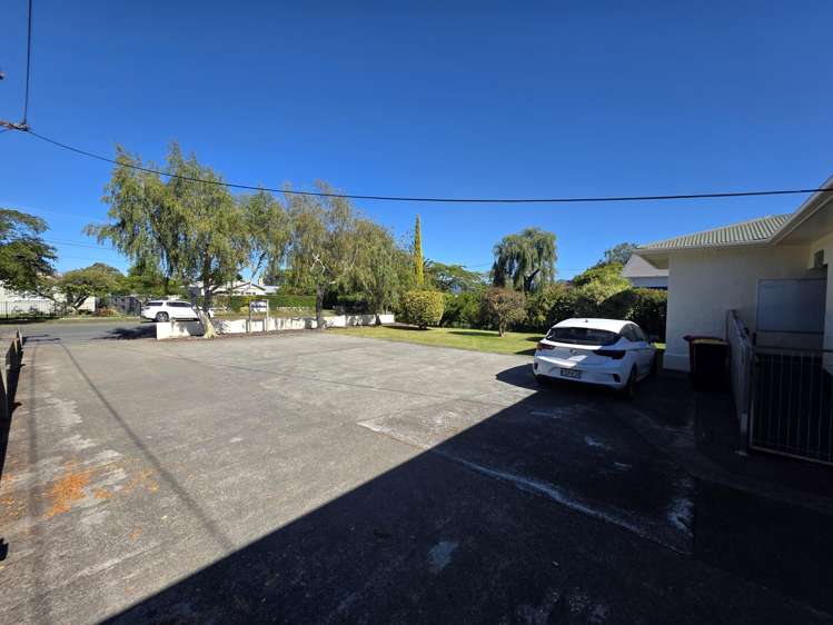 36 Victoria Street Carterton_17