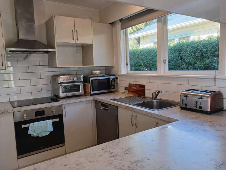 10 Toenga Road Pukerua Bay_10