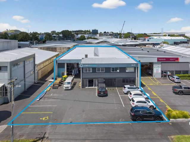 Immaculate 1,160m&sup2; Penrose Freehold