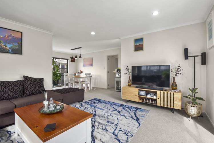1/919 Whangaparaoa Road Manly_9