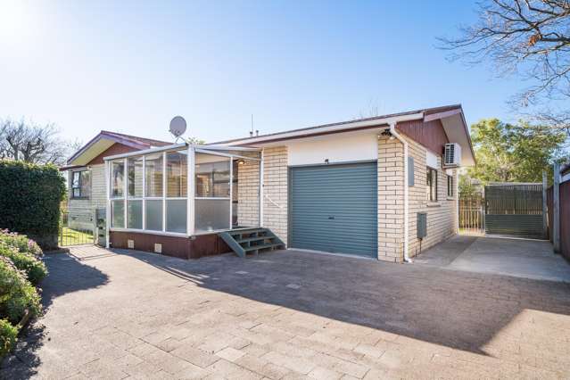 Brick, Freehold & Brilliantly Located