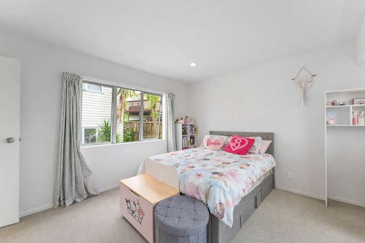 2/18 Orton Street Glenfield_19