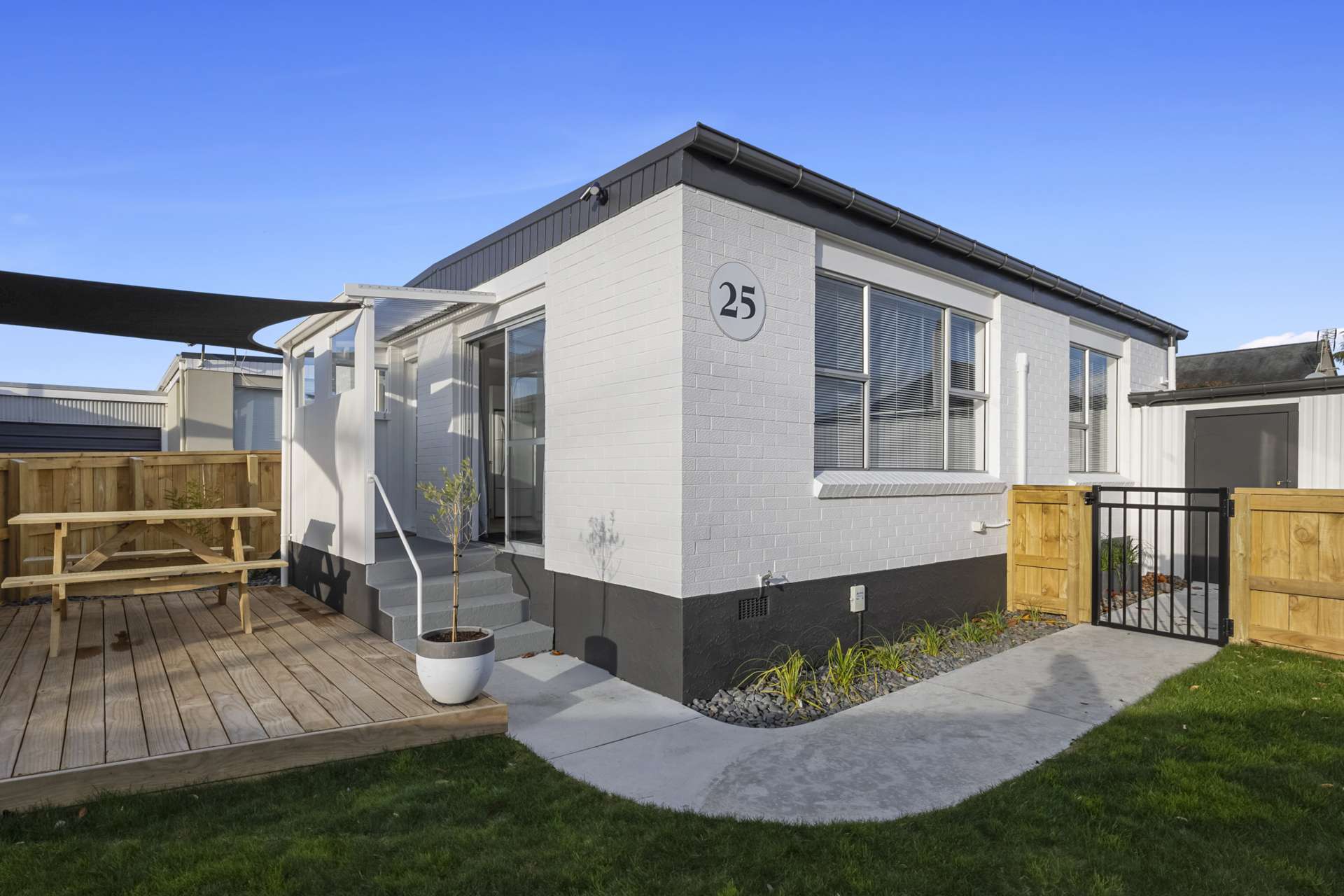 25 Baring Terrace Strandon_0