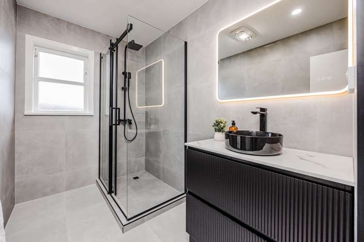 2/174 Russell Road Manurewa_13