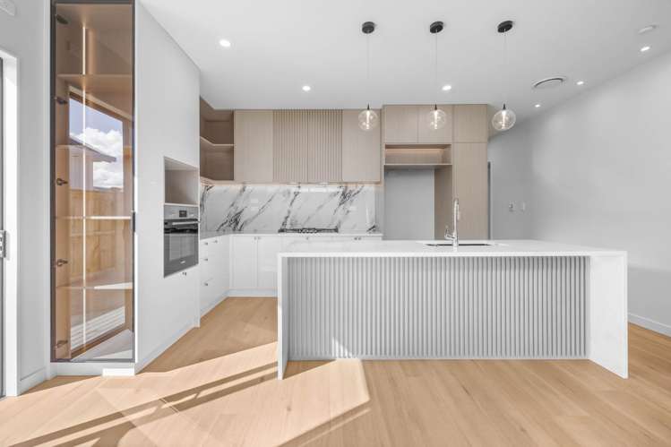 16 Tuwai Crescent Opaheke_3