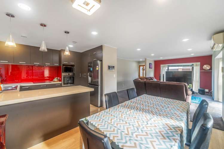 1/2 Channing Crescent Botany Downs_8