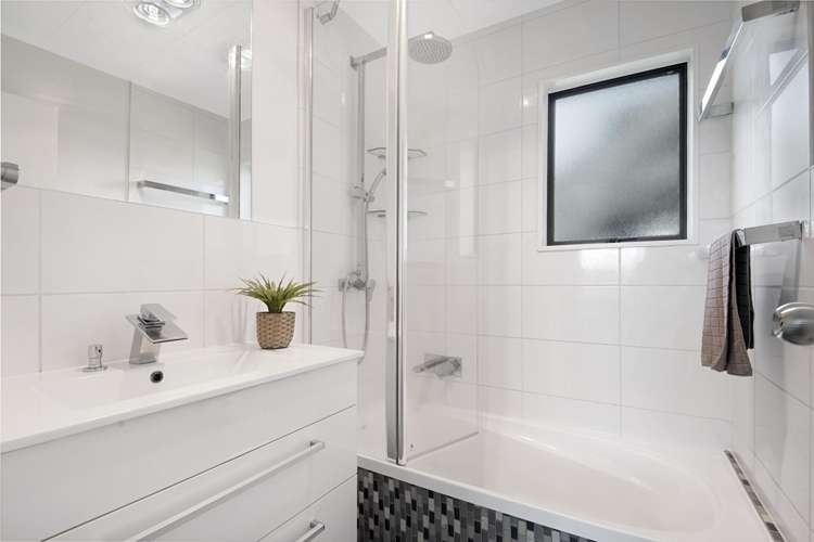 2/25 Clearview Heights Ranui_13