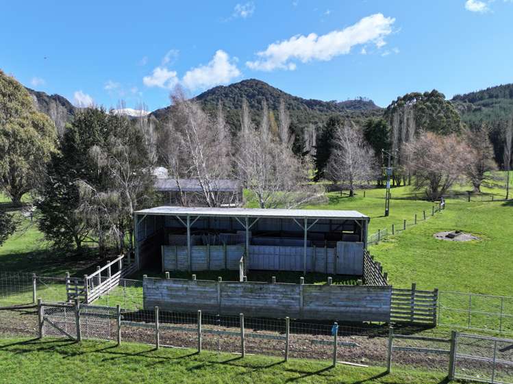 3730 Blackmount Redcliff Road Blackmount_11